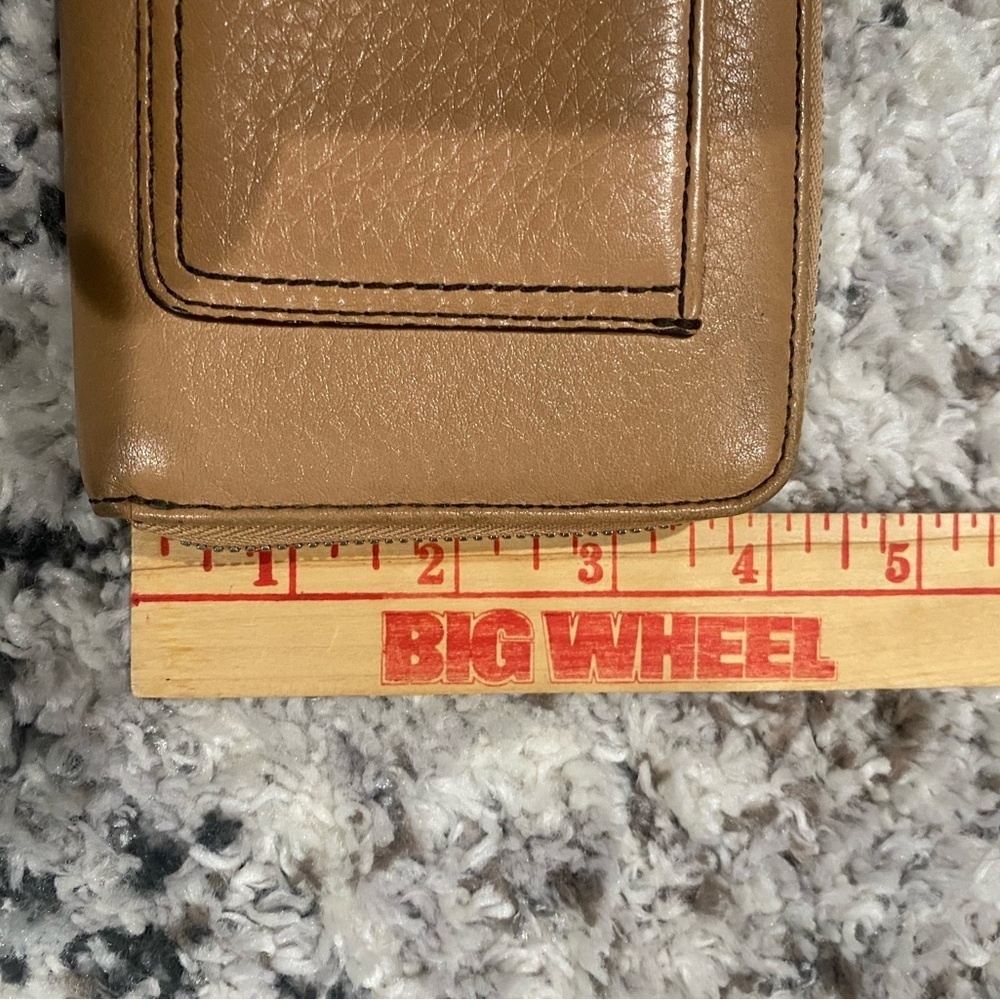 Coach Accordian Zip Wallet Tan Calf Leather - Picture 12 of 14